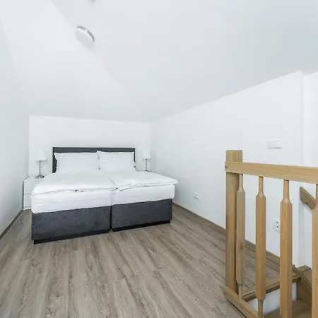 公寓 V Podebradech *